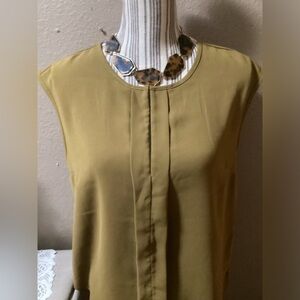 FOREVER 21 MUSTARD COLOR SIZE M